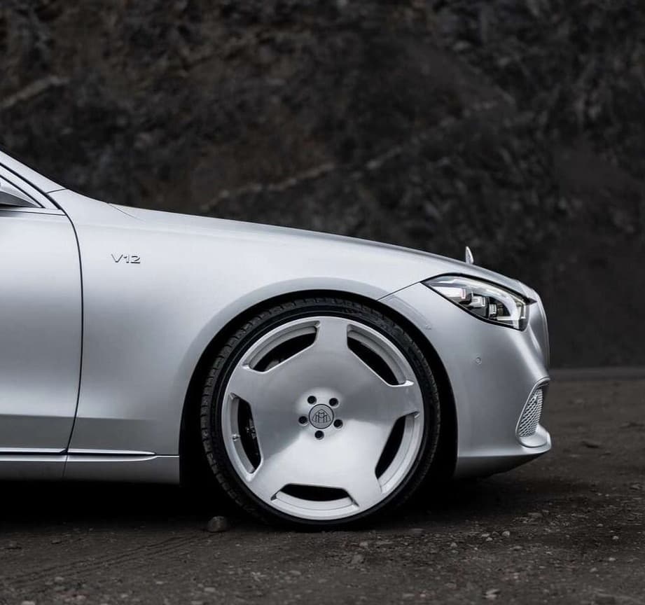 Mercedes-Maybach R20